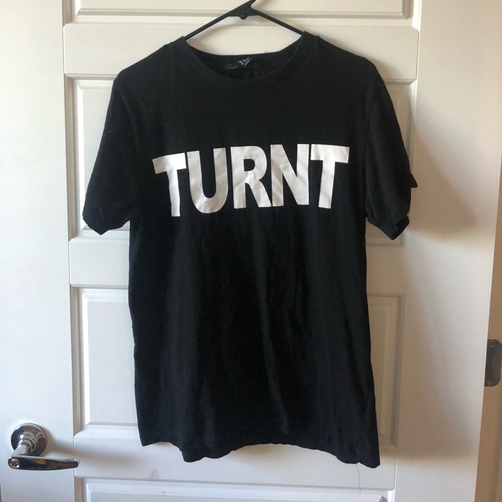 Men’s turnt tee